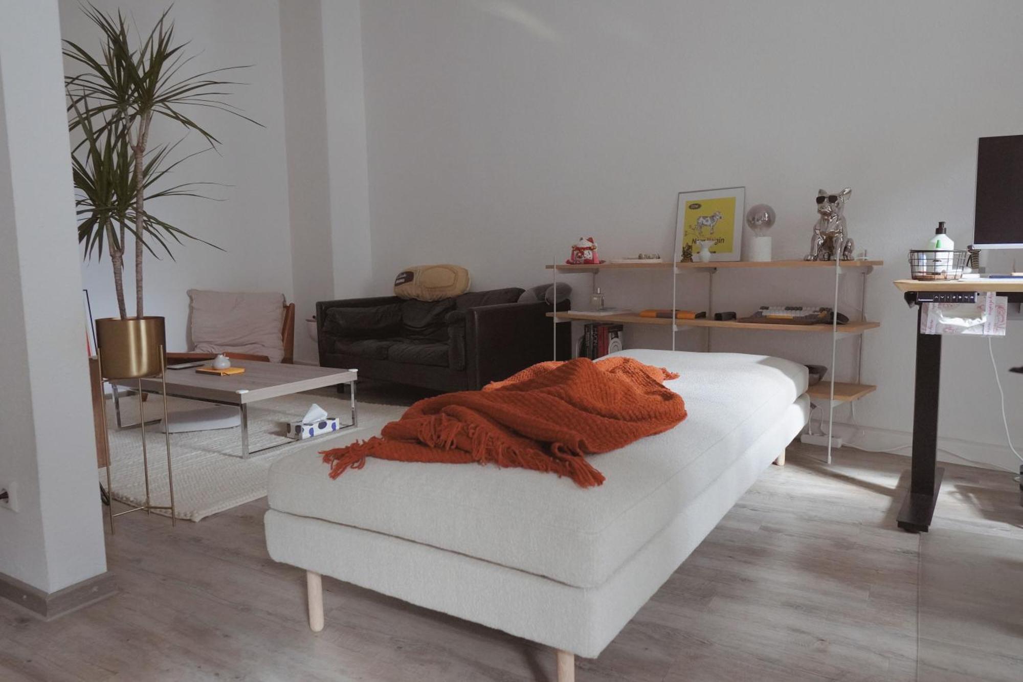 Spacious Stylish Scandi In Linden-mitte Apartment Hannover